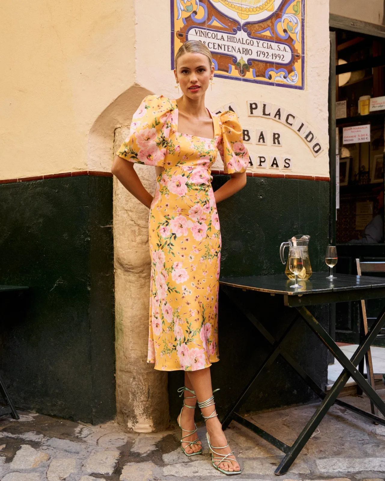 Best Sale Robe pipe jaune à imprimé floral Invité Mariage|Robes
